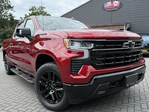 Chevrolet Silverado (2024) — foto 1