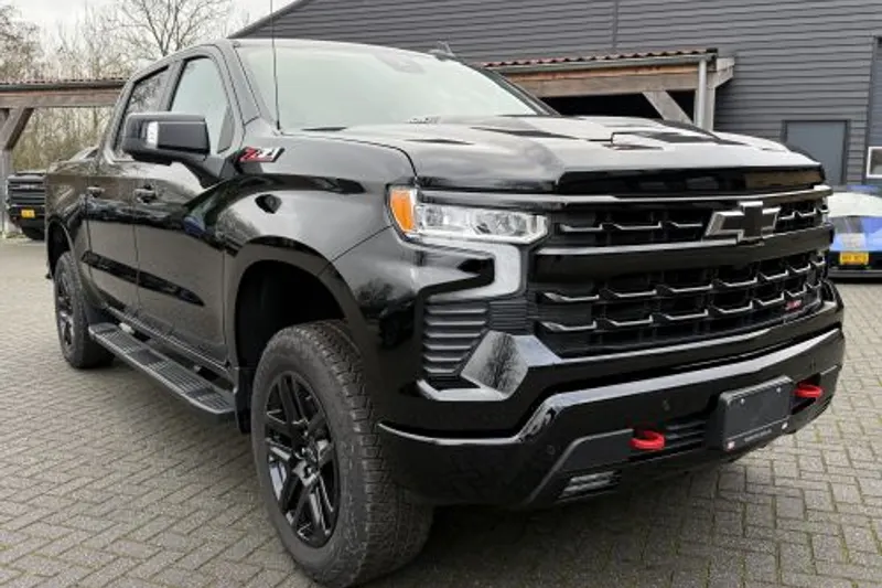 Chevrolet Silverado (2025)