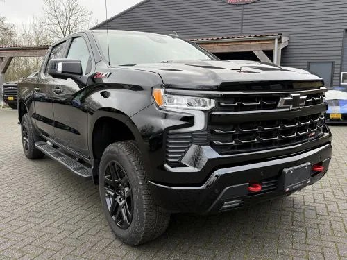 Chevrolet Silverado (2025) — foto 1