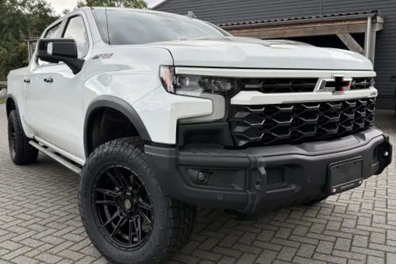 Chevrolet Silverado (2024)