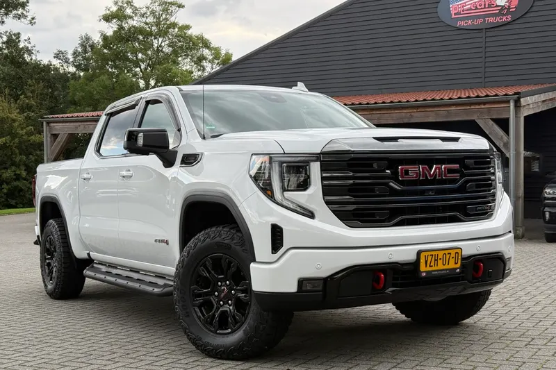 GMC Sierra (2023)