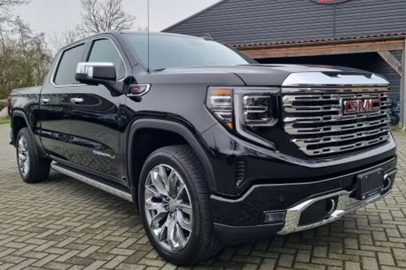 GMC Sierra Denali (2024)