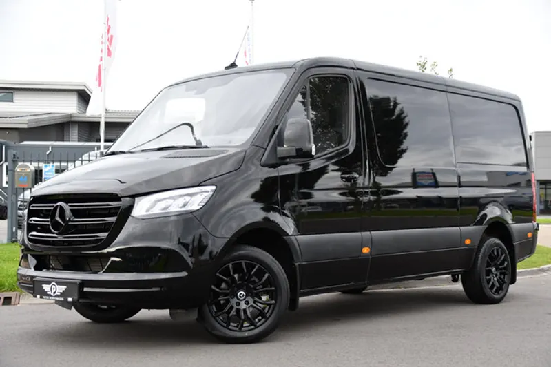 Mercedes-Benz Sprinter (2023)