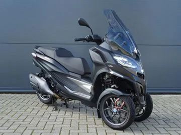 Piaggio MP3 530 HPE Advance Exlusive (2026) — foto 1