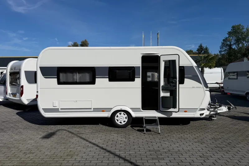 Hobby De Luxe (2023)