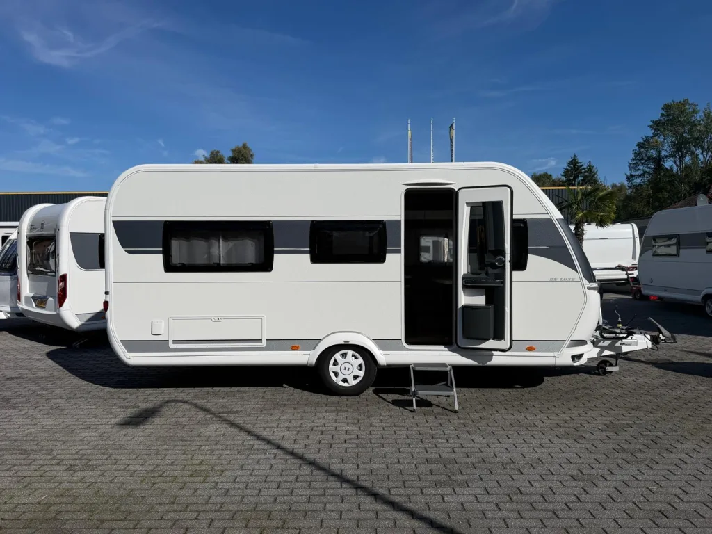 Hobby De Luxe (2023) — foto 1