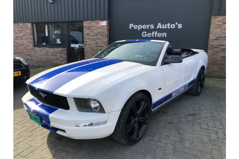 Ford Mustang (2007)