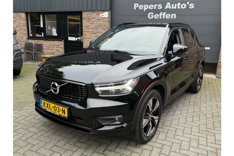 Volvo XC40 (2022)