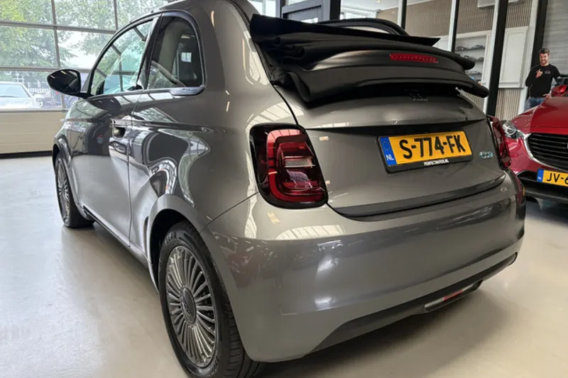 Fiat 500C (2022)