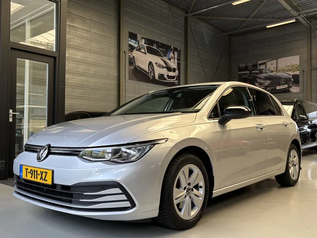 Volkswagen Golf (2021) — foto 1