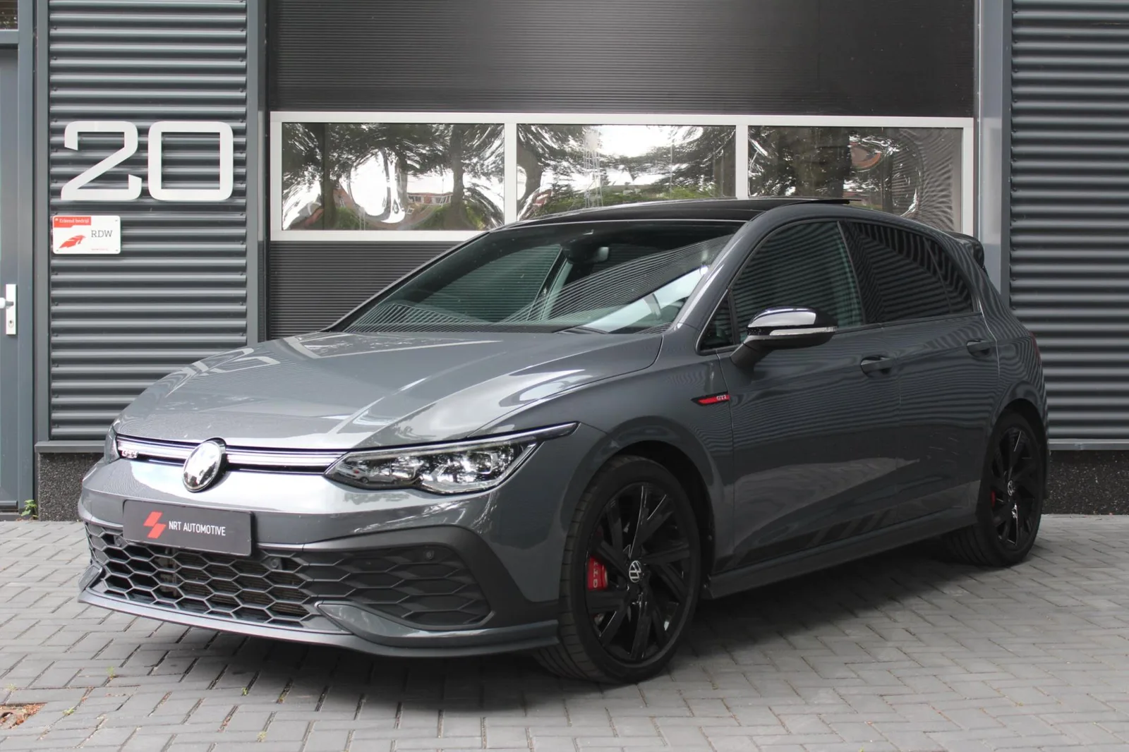 Volkswagen Golf (2023) — foto 1