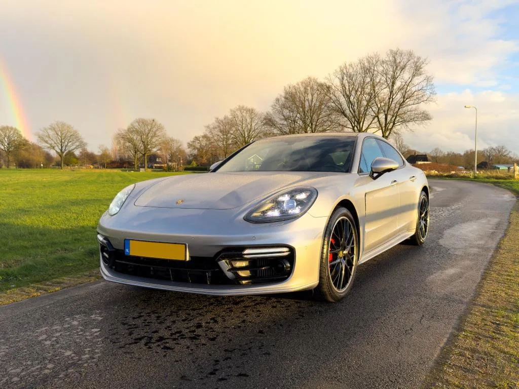 Porsche Panamera (2018) — foto 1
