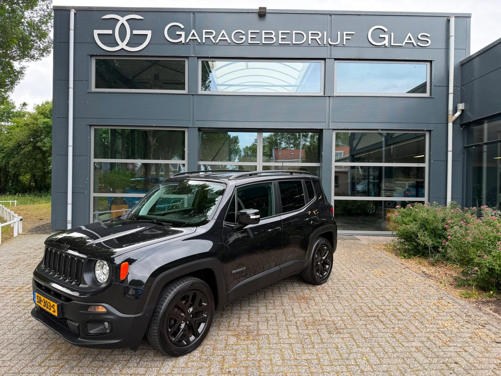 Jeep Renegade (2018) — foto 1