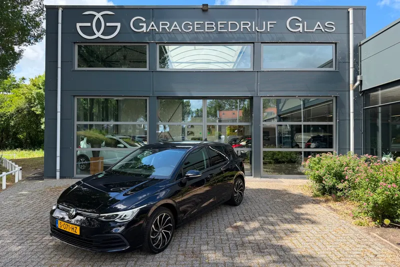 Volkswagen Golf (2023)