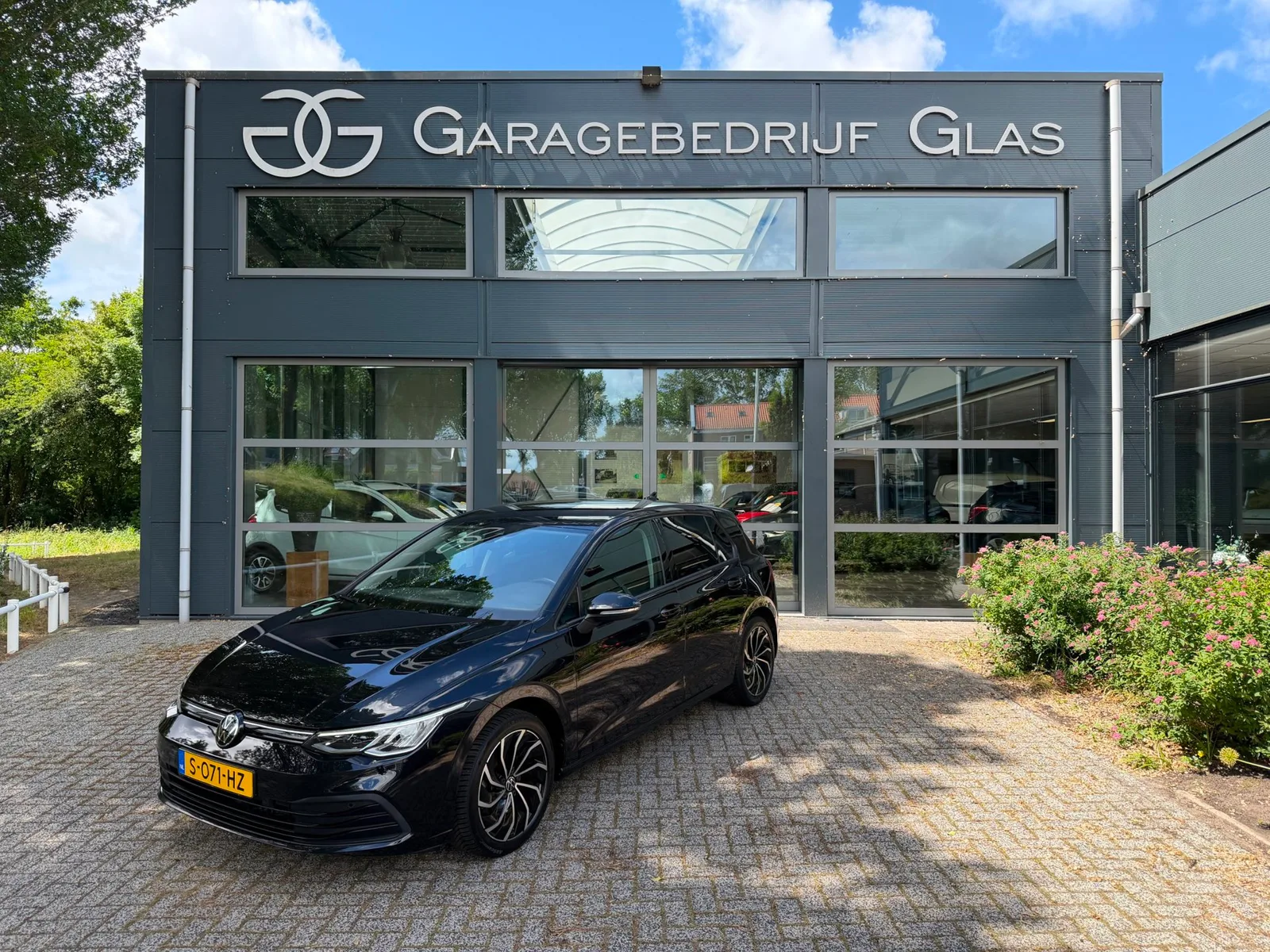 Volkswagen Golf (2023) — foto 1