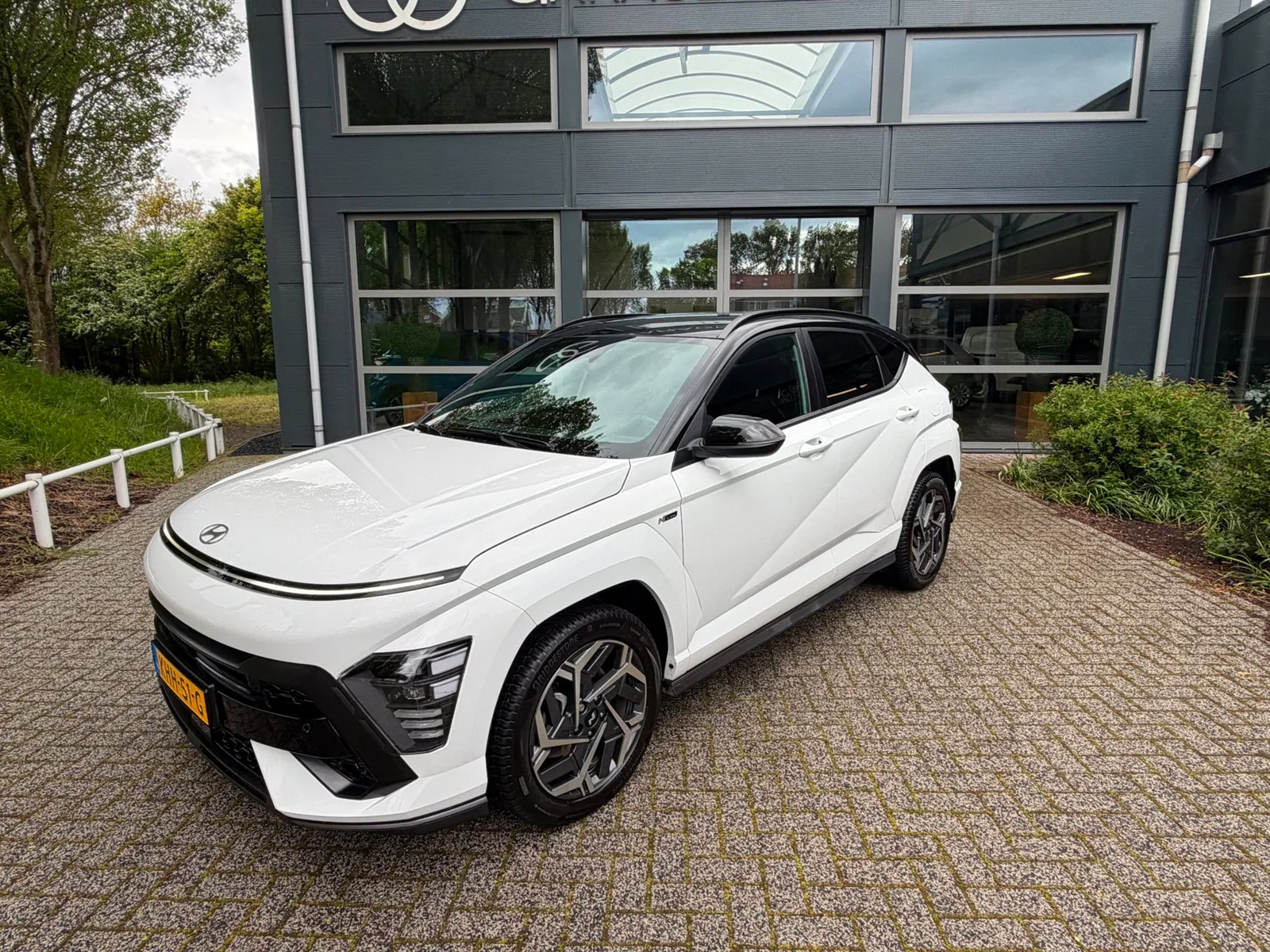 Hyundai Kona (2023) — foto 1