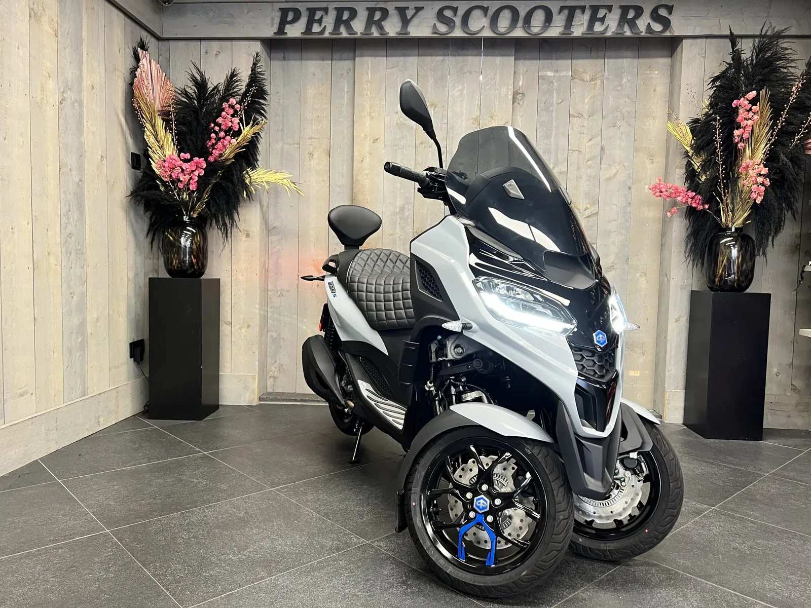 Piaggio MP3 310 (2026) — foto 1