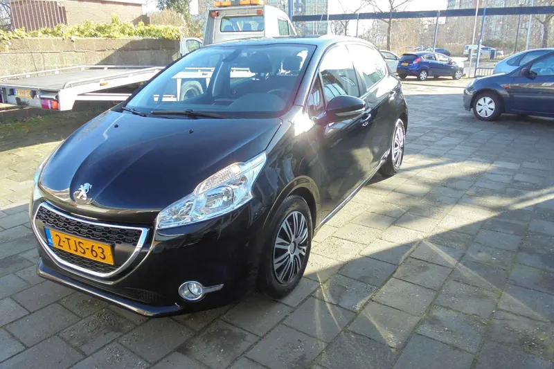 Peugeot 208 (2014)