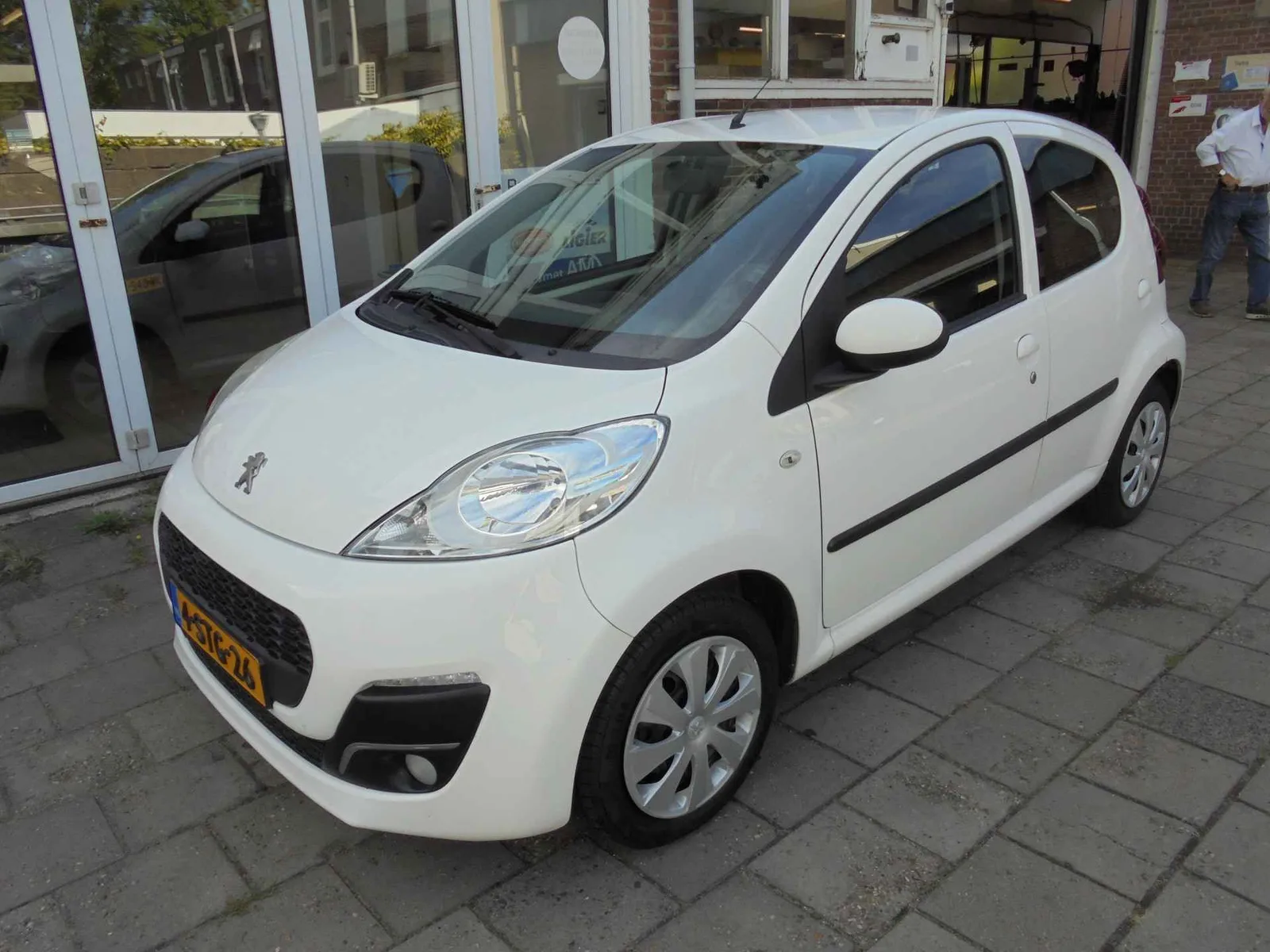 Peugeot 107 (2013) — foto 1
