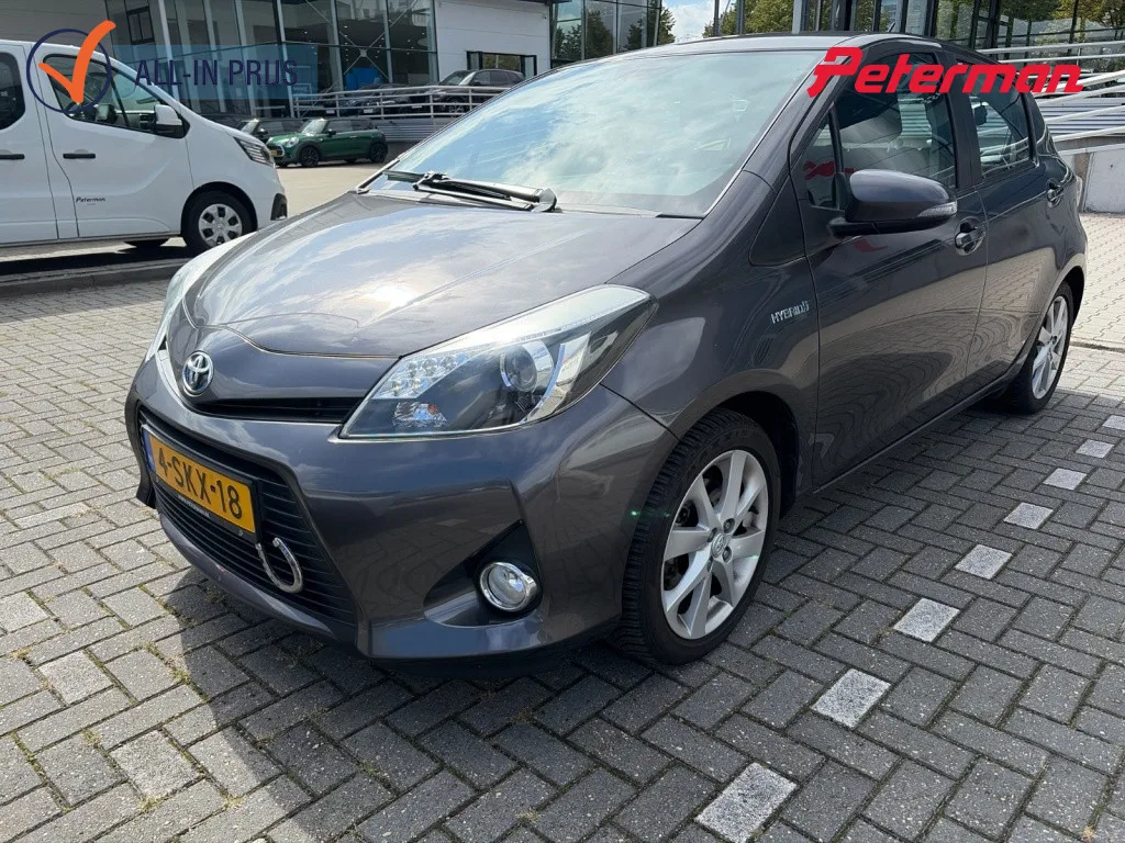 Toyota Yaris (2013) — foto 1