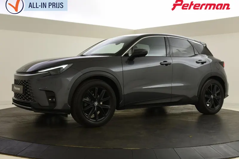 Lexus LBX (2024)