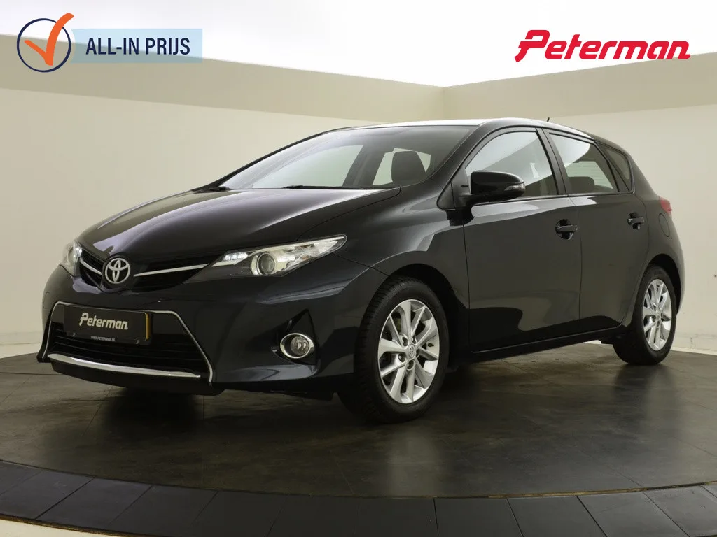 Toyota Auris (2014) — foto 1