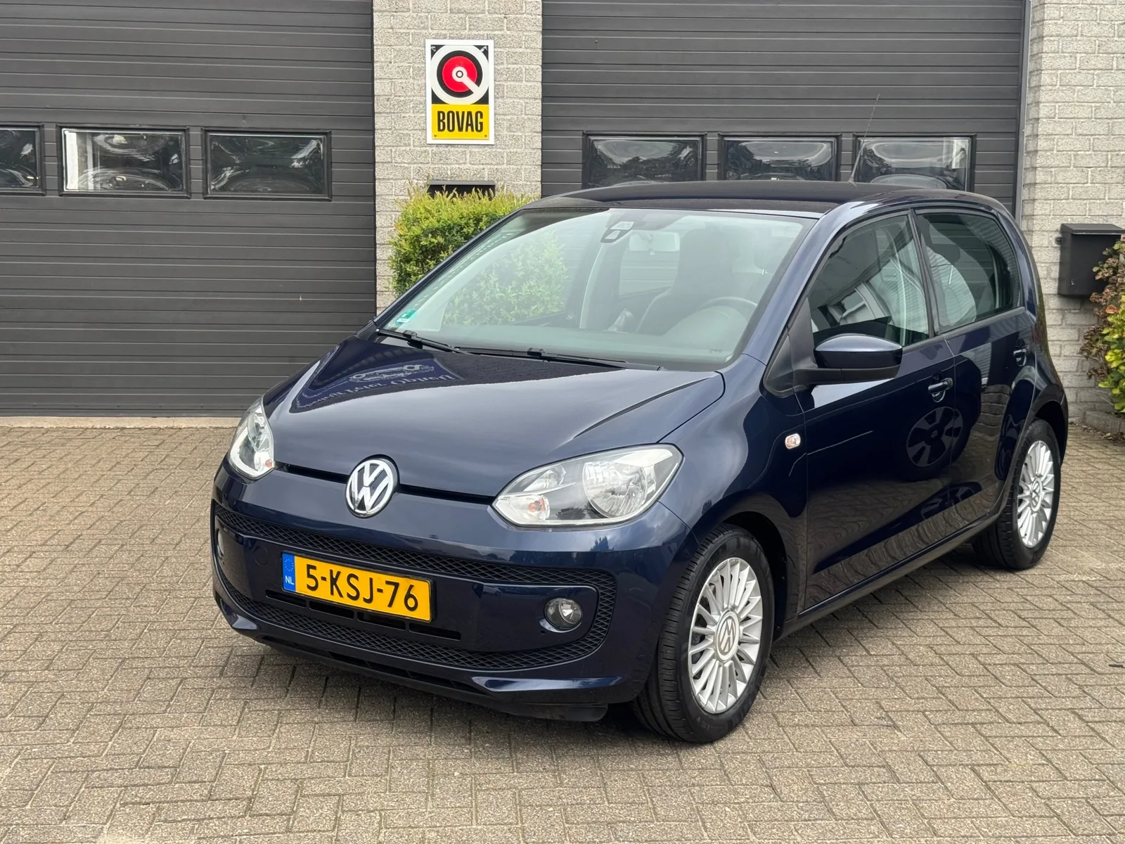 Volkswagen Up! (2013) — foto 1