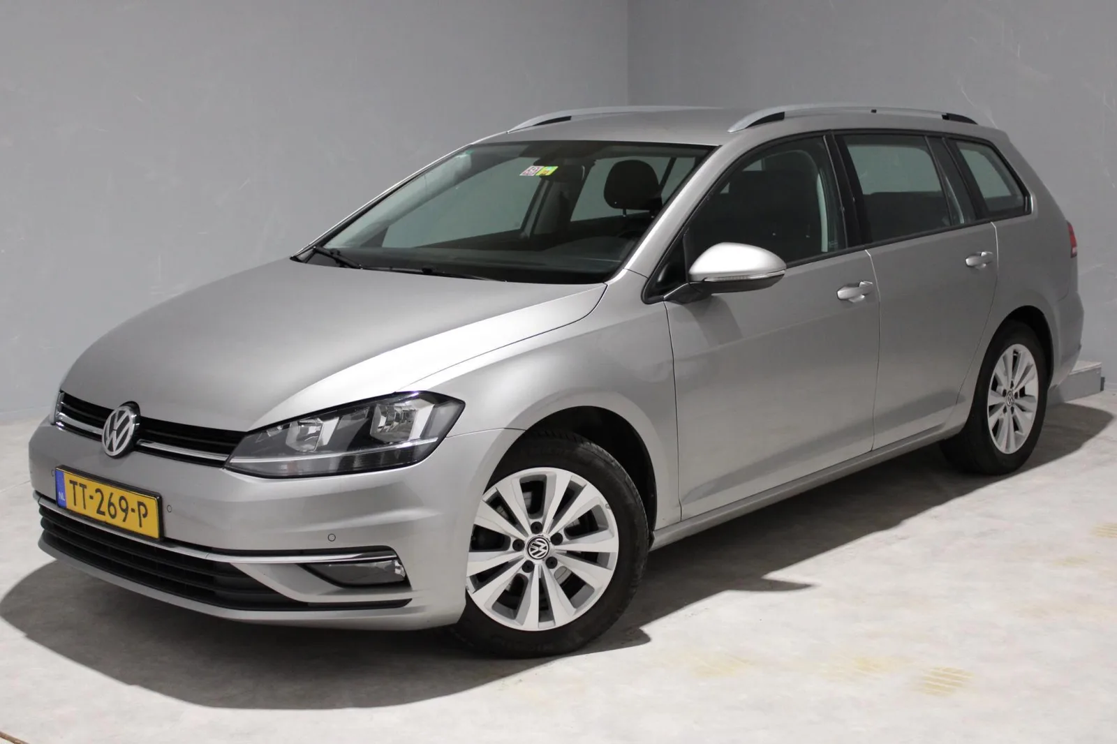 Volkswagen Golf (2018) — foto 1