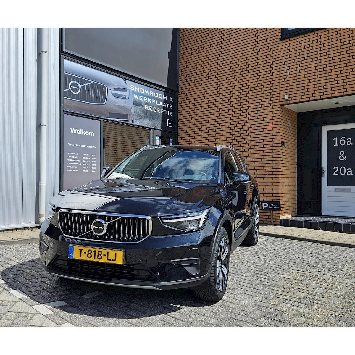 Volvo XC40 (2023) — foto 1