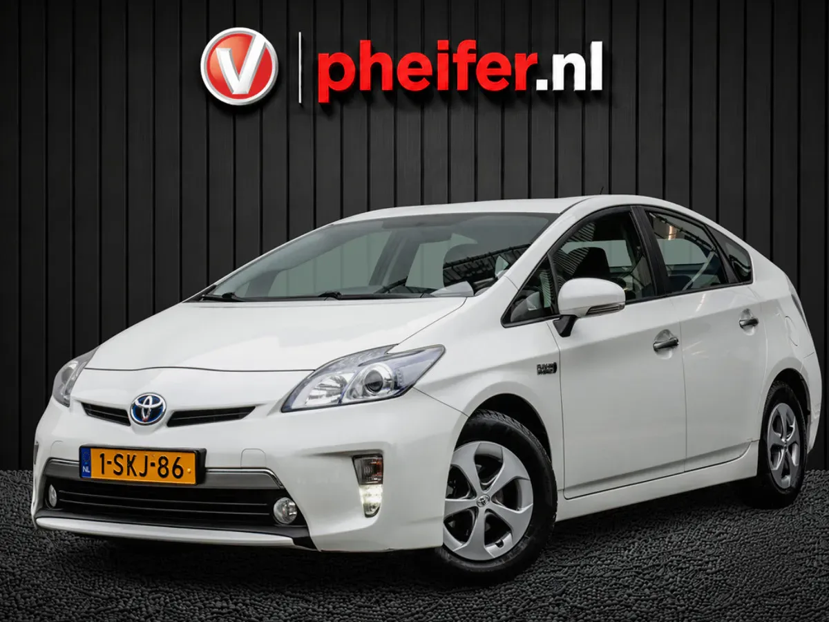 Toyota Prius (2013) — foto 1