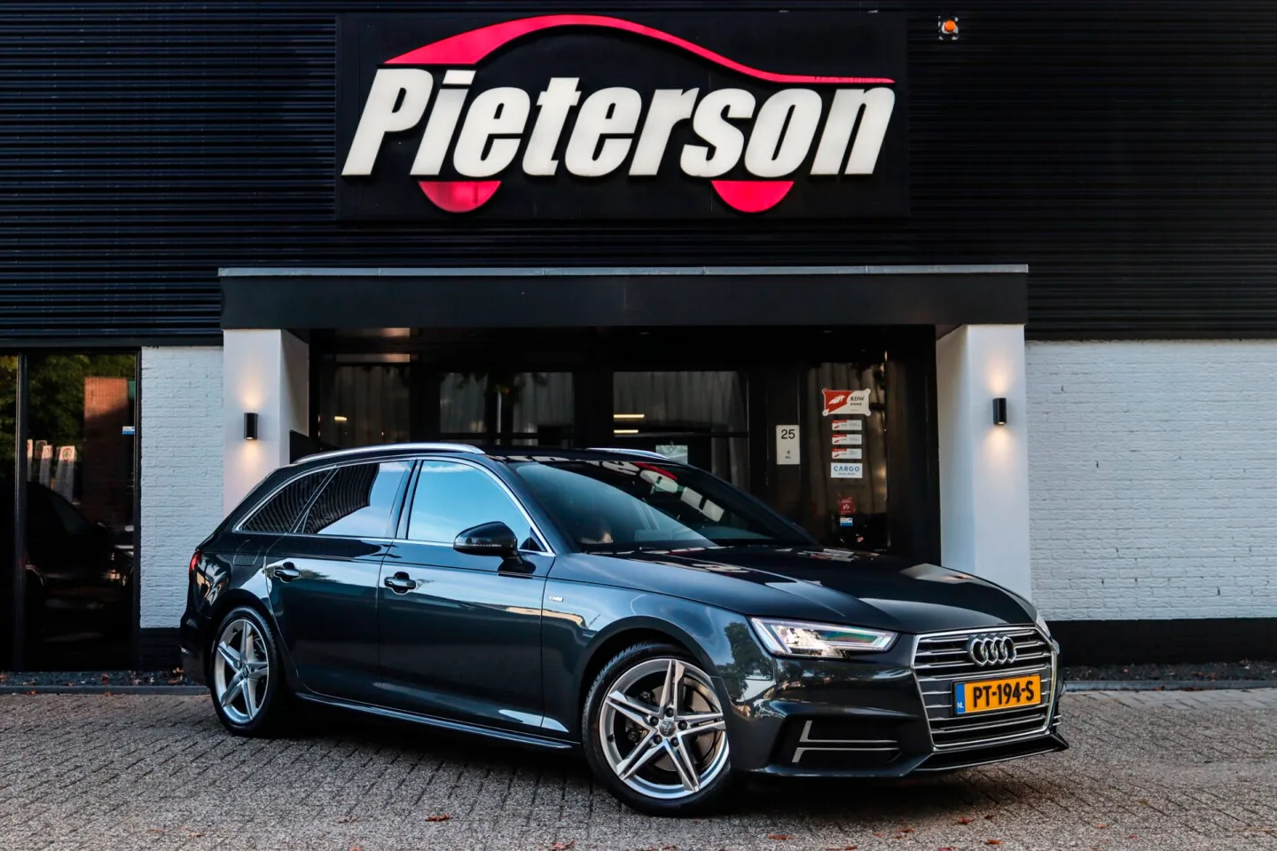 Audi A4 (2017) — foto 1
