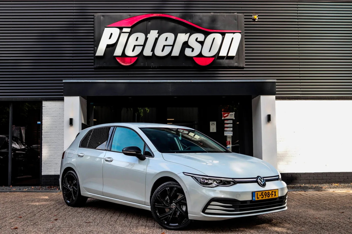 Volkswagen Golf (2021) — foto 1