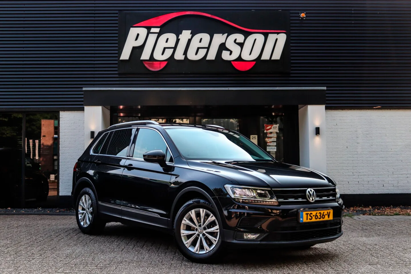 Volkswagen Tiguan (2017) — foto 1