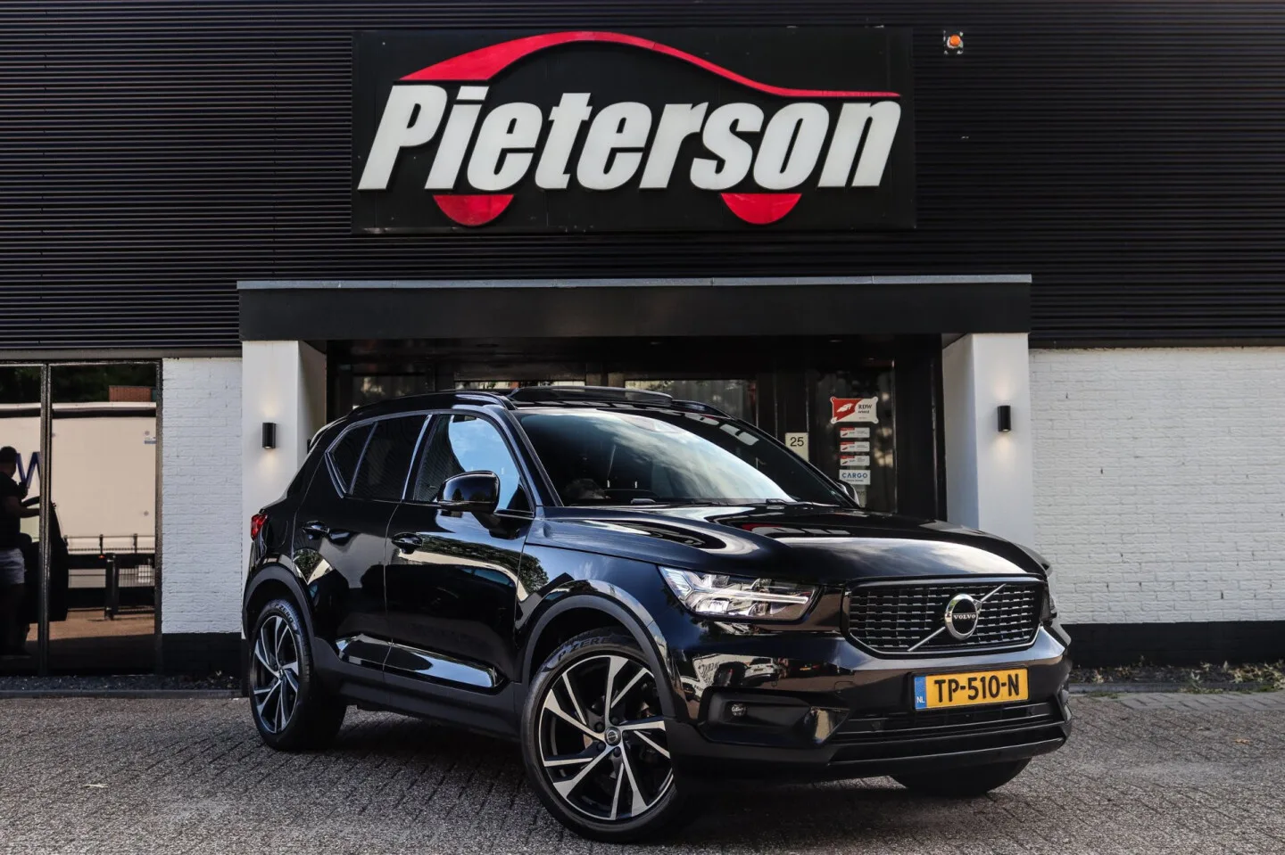 Volvo XC40 (2018) — foto 1