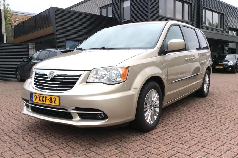 Lancia Voyager (2014)