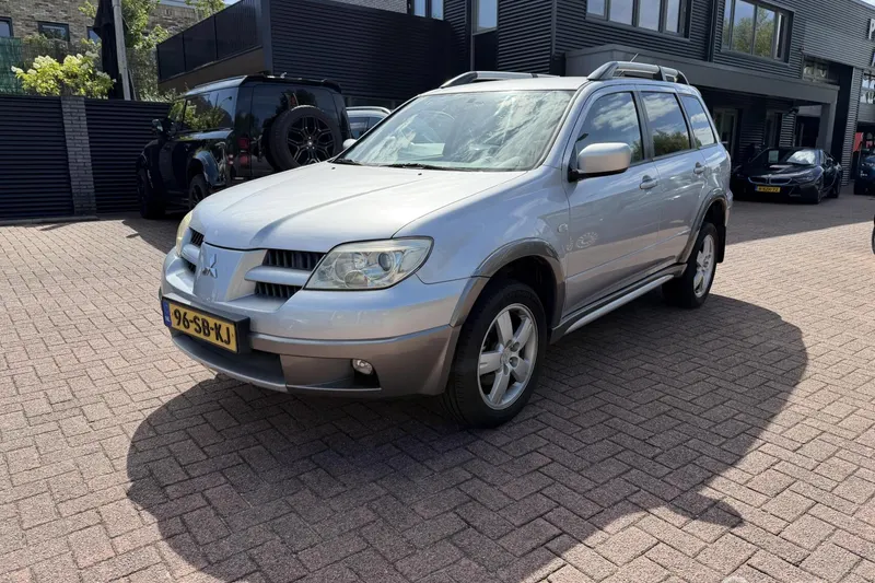 Mitsubishi Outlander (2005)