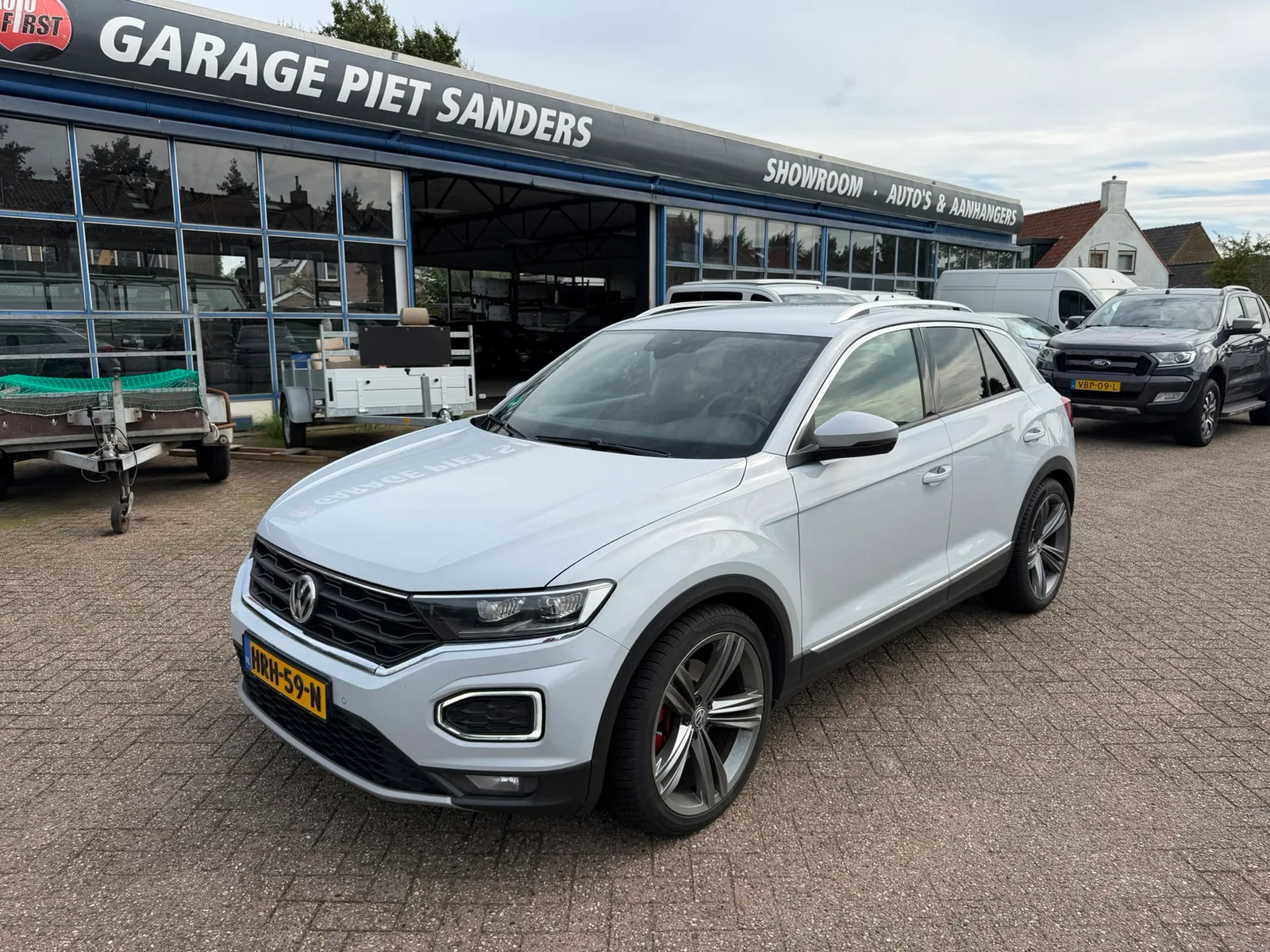 Volkswagen T-Roc (2018) — foto 1