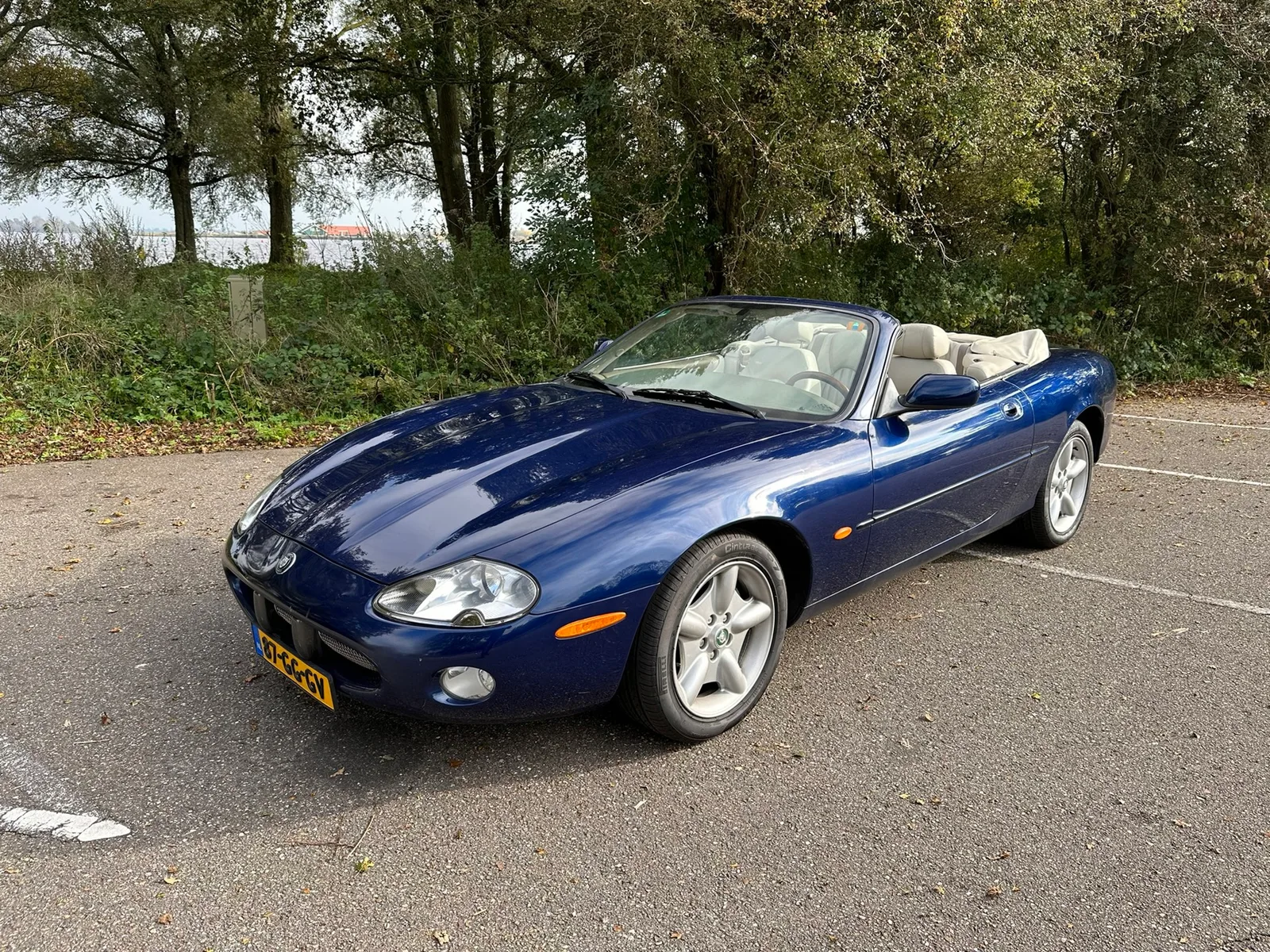 Jaguar XK8 (2000) — foto 1