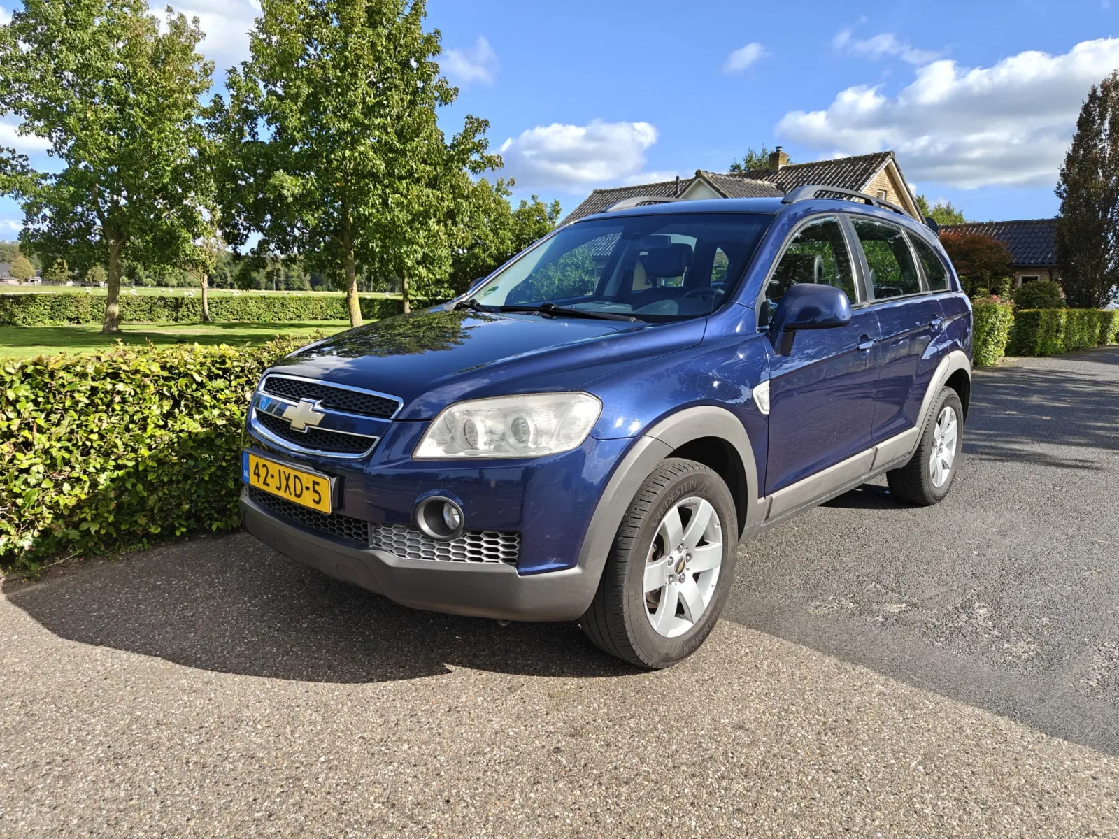 Chevrolet Captiva (2009) — foto 1