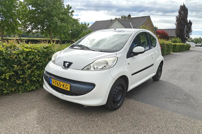 Peugeot 107 (2008)