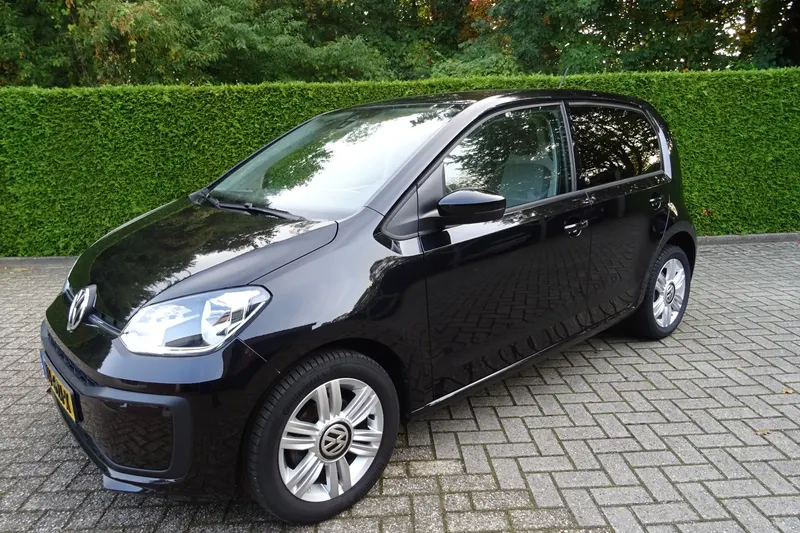 Volkswagen Up! (2017)