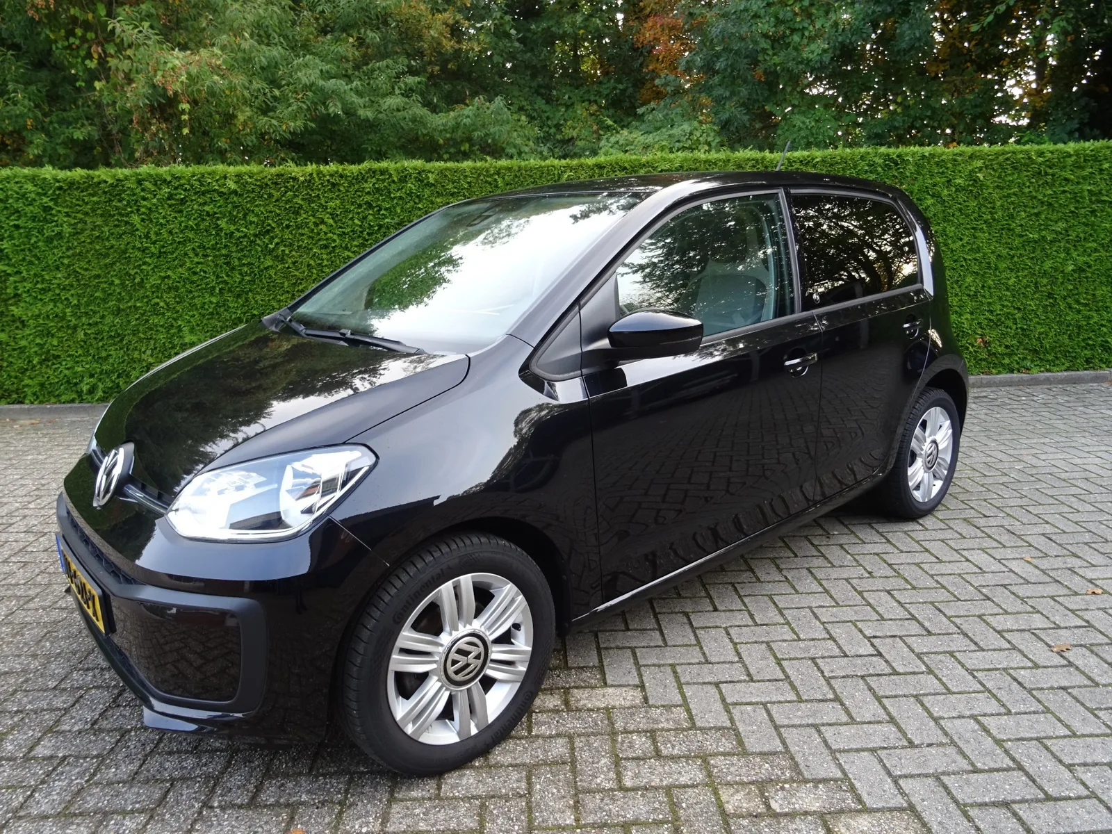 Volkswagen Up! (2017) — foto 1