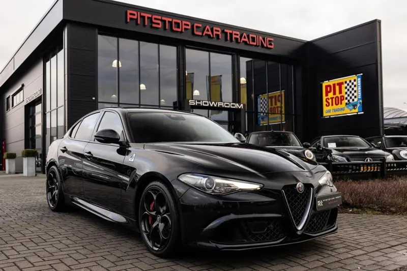 Alfa Romeo Giulia (2016)