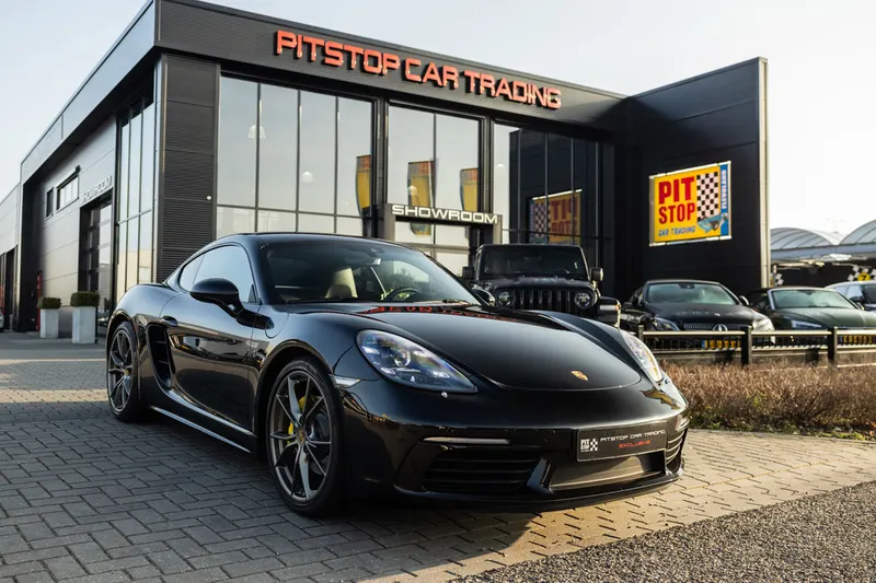 Porsche 718 Cayman (2022)