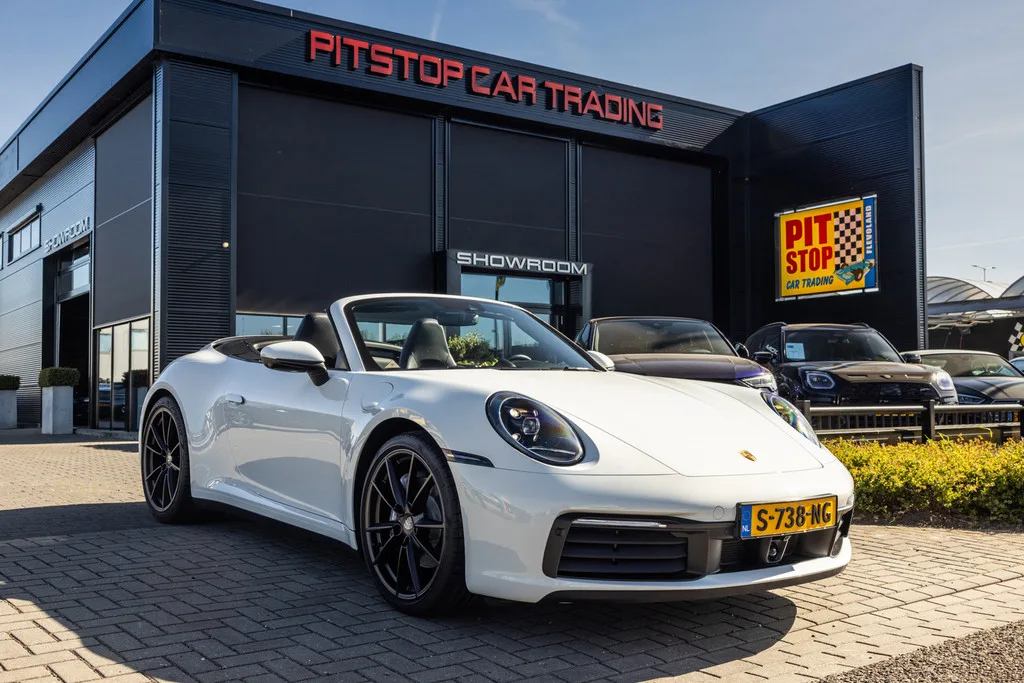 Porsche 911 (2021) — foto 1