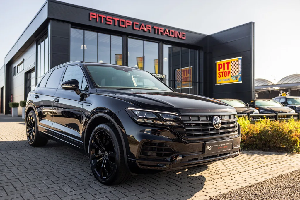 Volkswagen Touareg (2022) — foto 1