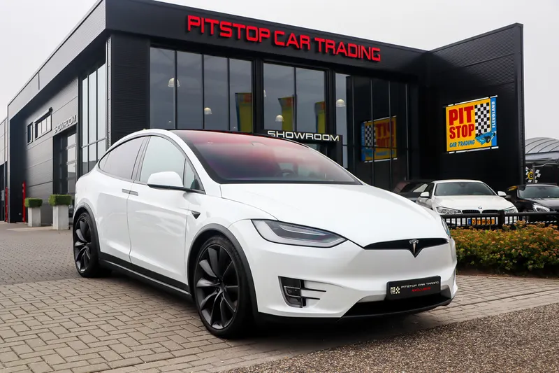 Tesla Model X (2020)