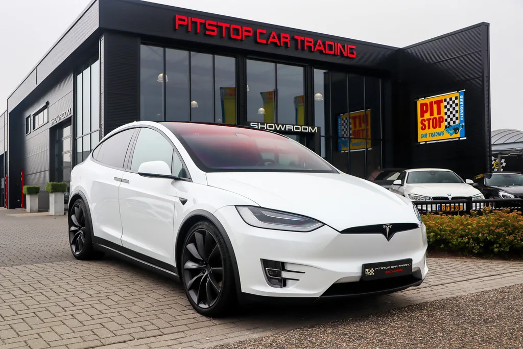 Tesla Model X (2020) — foto 1