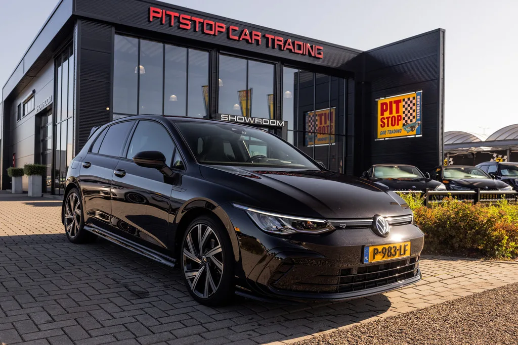 Volkswagen Golf (2021) — foto 1