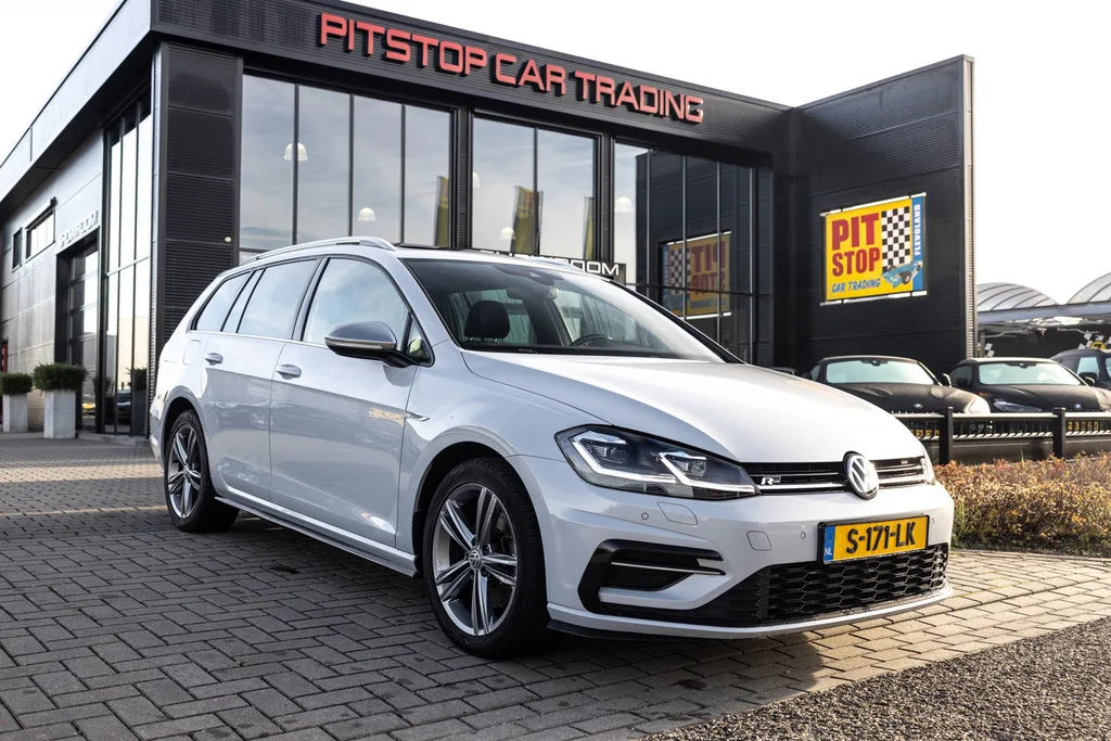 Volkswagen Golf (2018) — foto 1